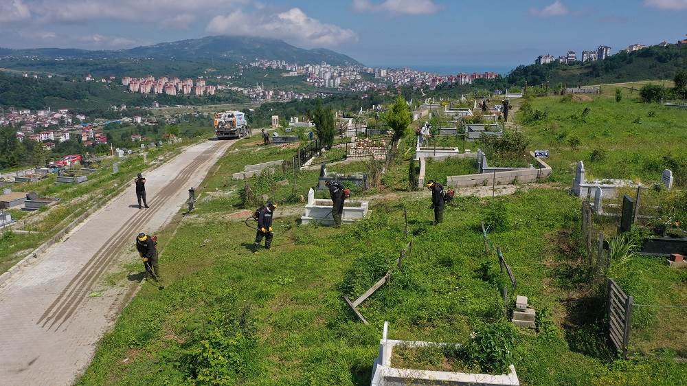  MEZARLIKLAR BAYRAMA HAZIR